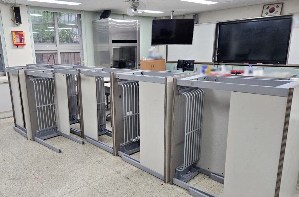 학교이전 교실 재배치와 집기폐기를 한 번에
